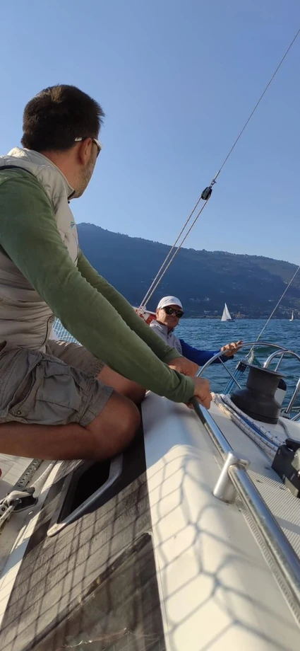 Sailing boat trip with skipper: from Desenzano to Isola del Garda 8